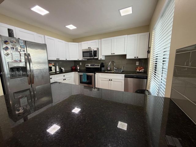 2603 W 60th Pl 101-11, Hialeah, FL 33016