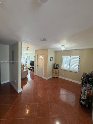 2603 W 60th Pl 101-11, Hialeah, FL 33016