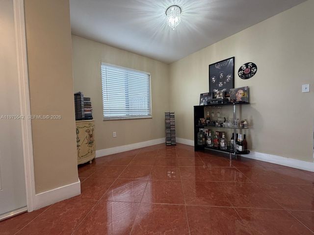 2603 W 60th Pl 101-11, Hialeah, FL 33016