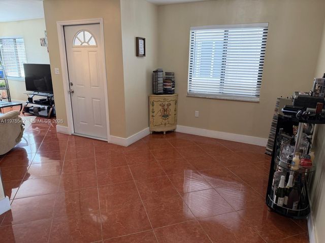2603 W 60th Pl 101-11, Hialeah, FL 33016
