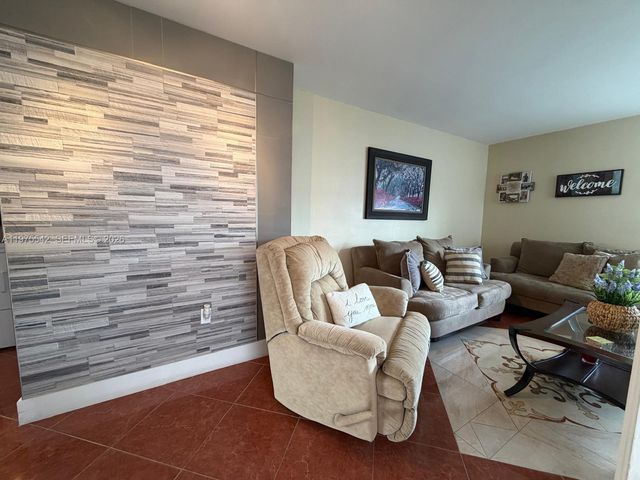 2603 W 60th Pl 101-11, Hialeah, FL 33016