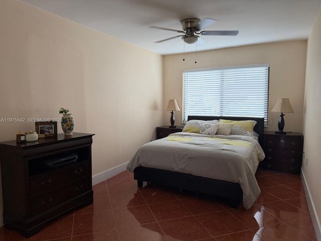 2603 W 60th Pl 101-11, Hialeah, FL 33016