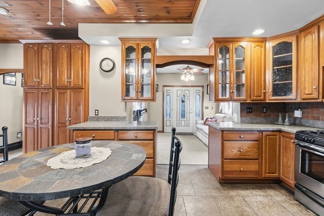 52 Florence St, New Bedford, MA 02740