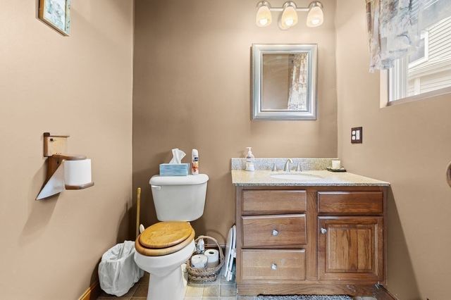 52 Florence St, New Bedford, MA 02740