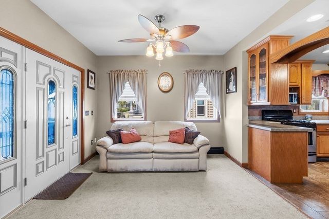 52 Florence St, New Bedford, MA 02740