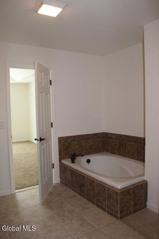 11 Jack Drive, Halfmoon, NY 12118