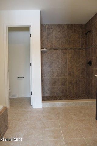 11 Jack Drive, Halfmoon, NY 12118