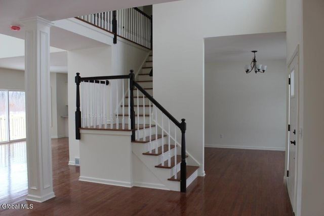 11 Jack Drive, Halfmoon, NY 12118