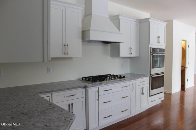 11 Jack Drive, Halfmoon, NY 12118