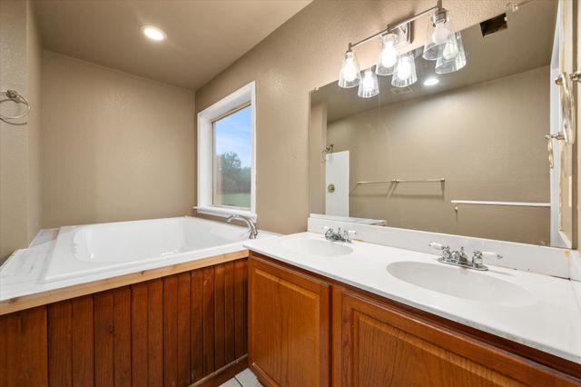 322 SE County Road 3124A, Corsicana, TX 75109