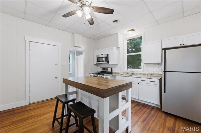 206 S 20th Street, Belleville, IL 62226