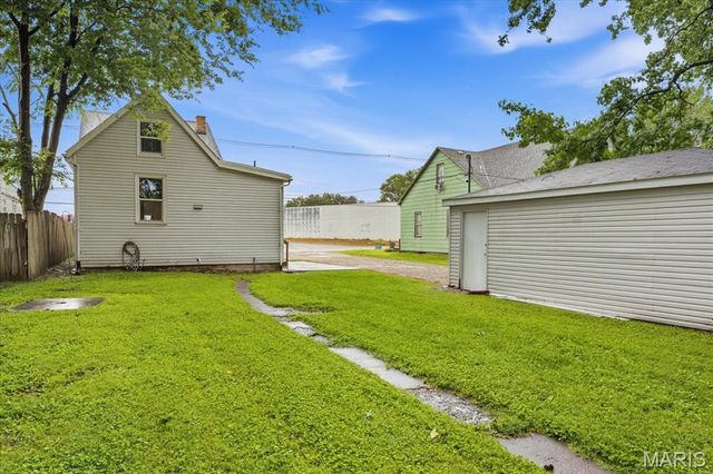 206 S 20th Street, Belleville, IL 62226