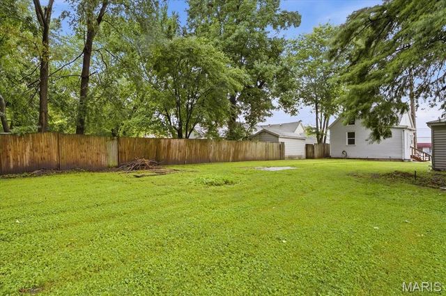 206 S 20th Street, Belleville, IL 62226