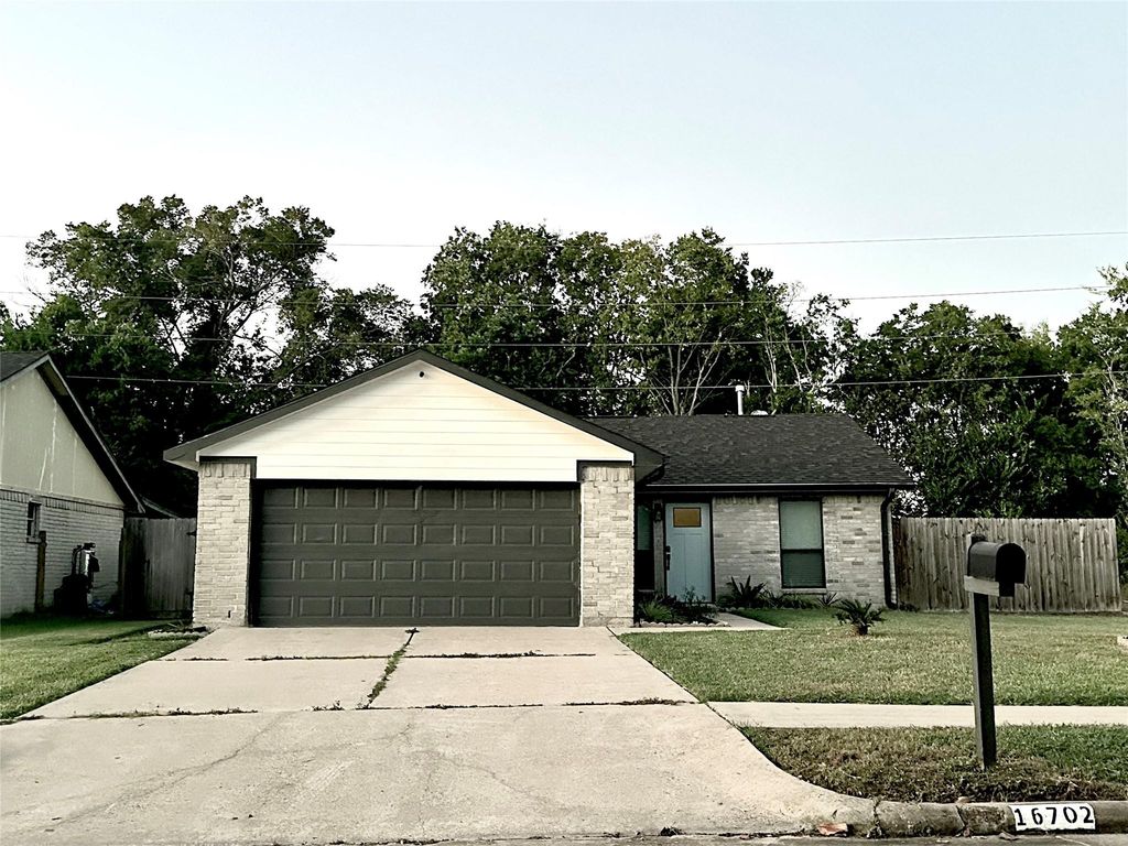 16702 Espinosa Drive, Houston, TX 77083