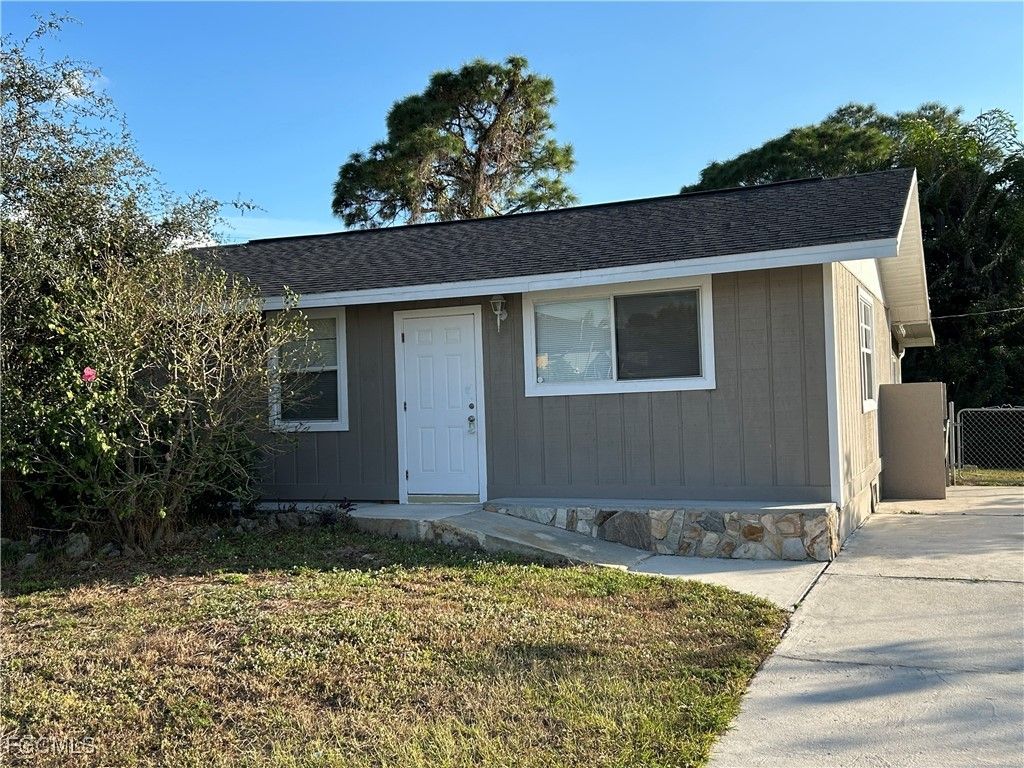 8422 Robin RD, Fort Myers, FL 33967