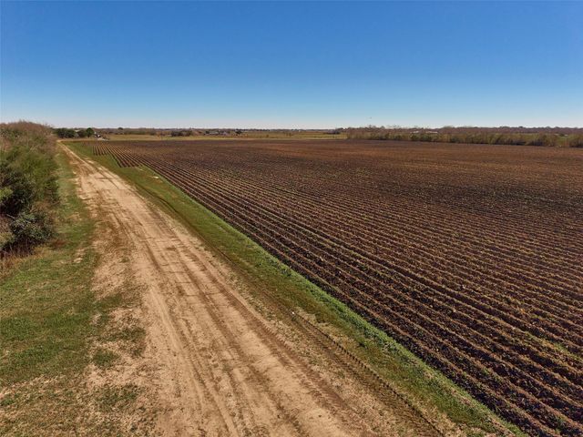 5735 Van Steinberg Road, East Bernard, TX 77435