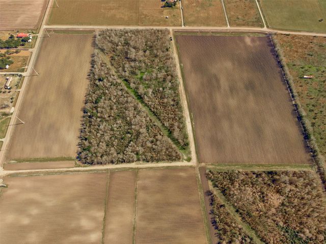 5735 Van Steinberg Road, East Bernard, TX 77435