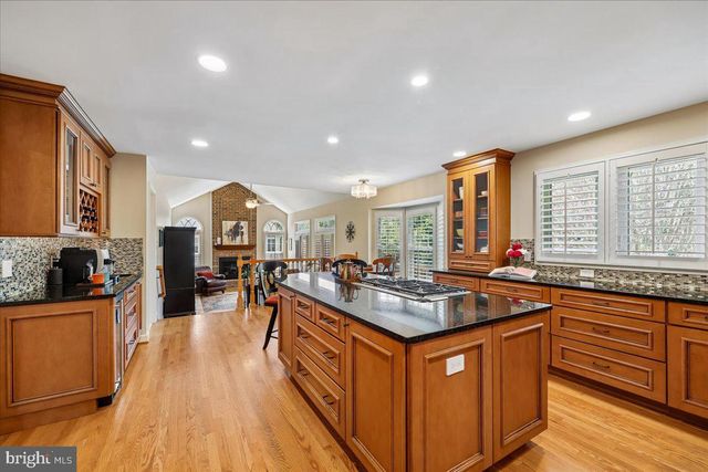 14304 SHOREHAM DR, Silver Spring, MD 20905