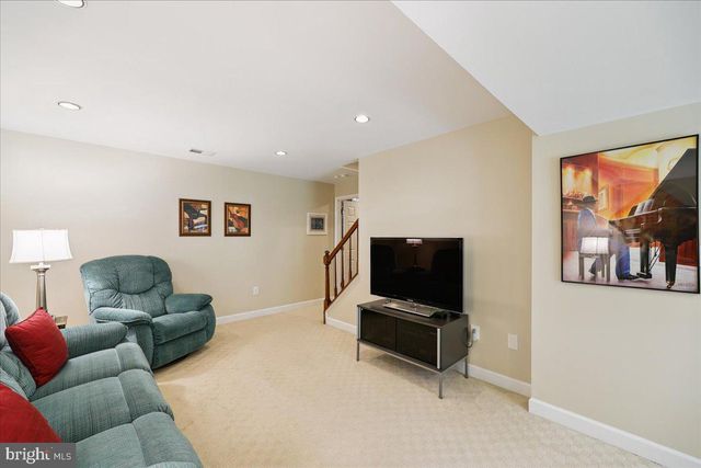 14304 SHOREHAM DR, Silver Spring, MD 20905