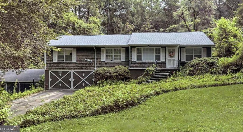 1052 Country Lane NE, Atlanta, GA 30324