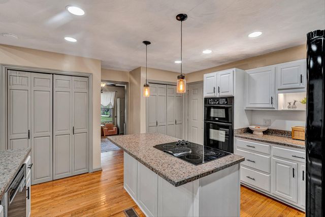 8102 Otterview DR, Roanoke, VA 24019