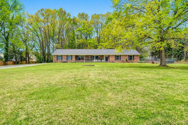 8102 Otterview DR, Roanoke, VA 24019