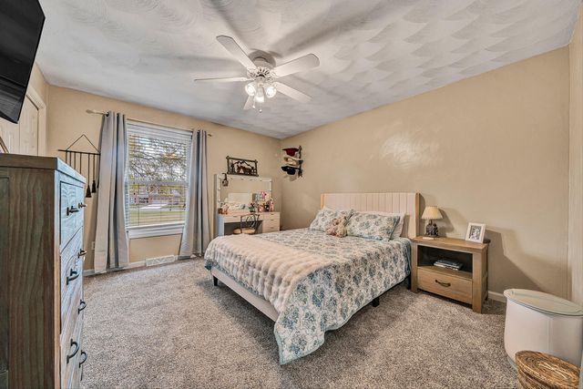 8102 Otterview DR, Roanoke, VA 24019