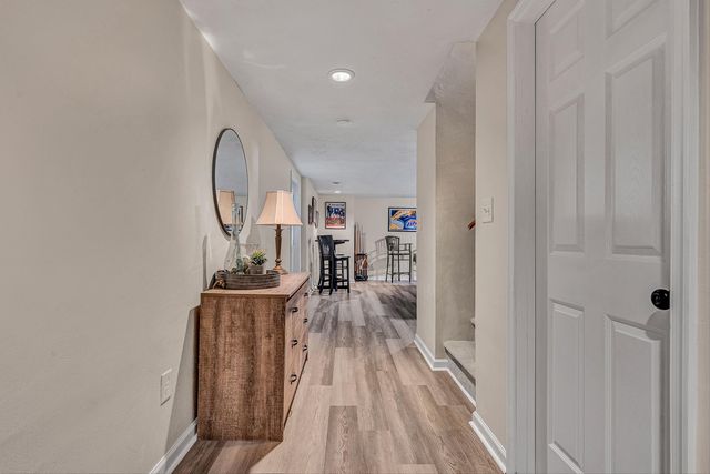 8102 Otterview DR, Roanoke, VA 24019