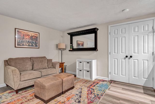 8102 Otterview DR, Roanoke, VA 24019