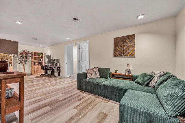 8102 Otterview DR, Roanoke, VA 24019