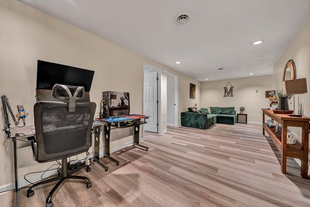8102 Otterview DR, Roanoke, VA 24019