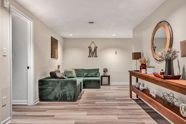 8102 Otterview DR, Roanoke, VA 24019