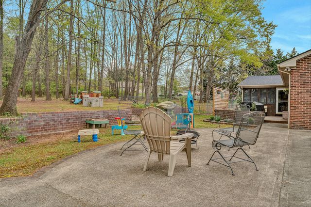 8102 Otterview DR, Roanoke, VA 24019