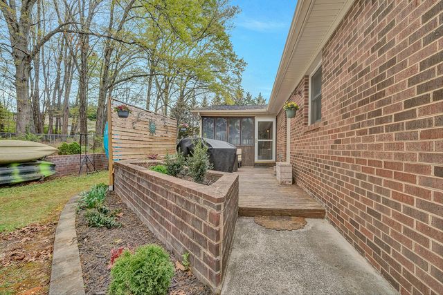 8102 Otterview DR, Roanoke, VA 24019