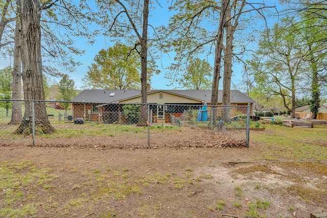 8102 Otterview DR, Roanoke, VA 24019