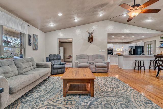 8102 Otterview DR, Roanoke, VA 24019