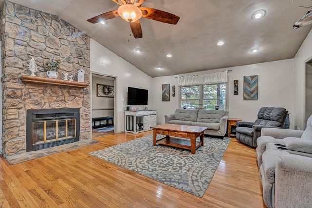 8102 Otterview DR, Roanoke, VA 24019