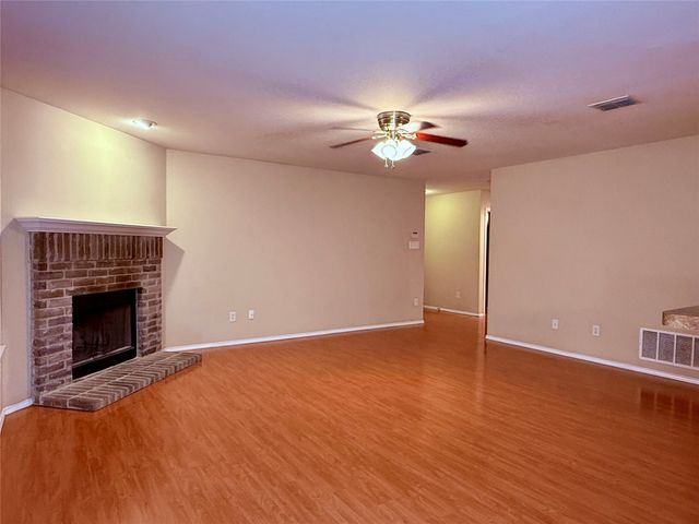 9248 Lamplighter Trail, Fort Worth, TX 76244