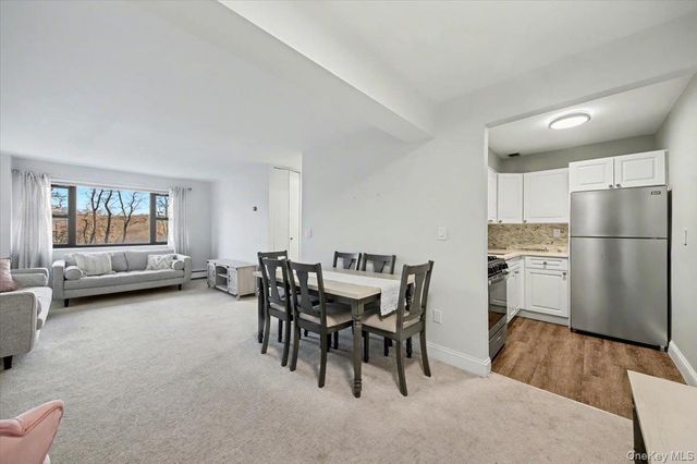 505 Central Avenue 725, White Plains, NY 10606