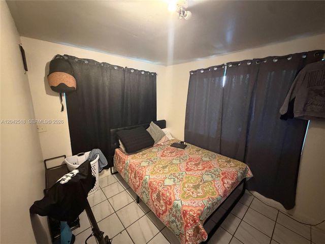 1717 NW 16th Street, Miami, FL 33125