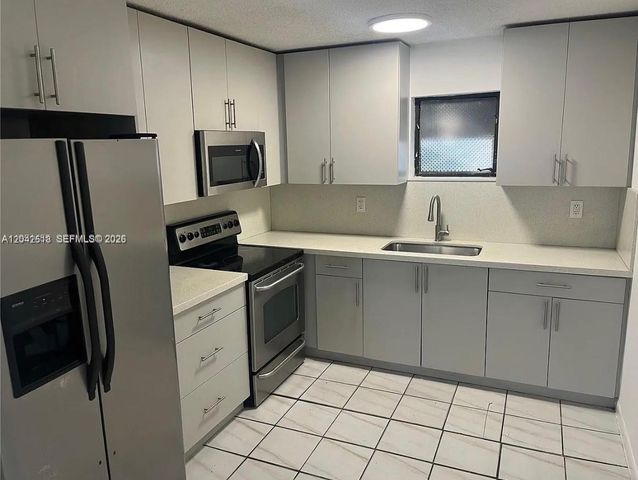 1717 NW 16th Street, Miami, FL 33125
