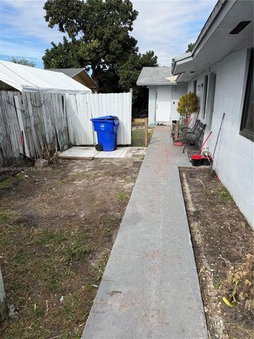 1717 NW 16th Street, Miami, FL 33125