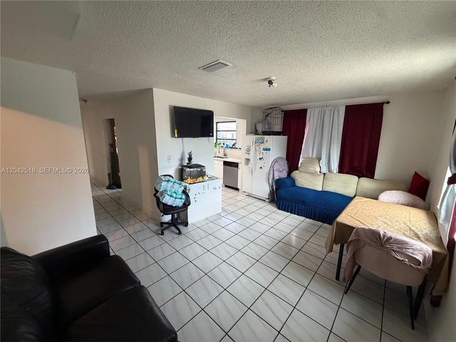 1717 NW 16th Street, Miami, FL 33125