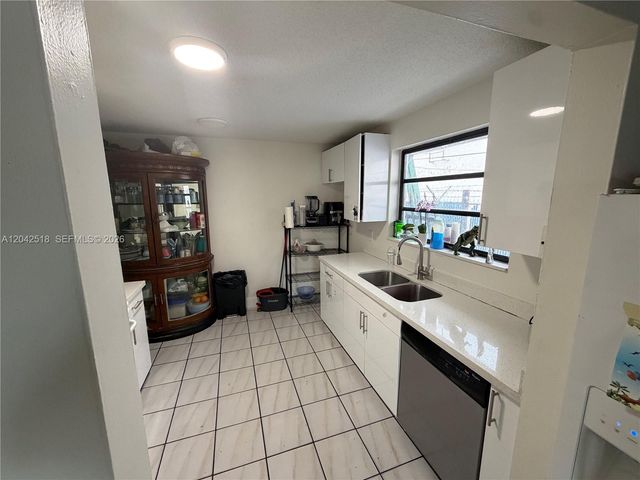 1717 NW 16th Street, Miami, FL 33125
