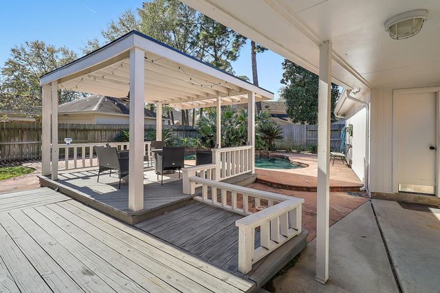 19423 Climbing Oaks Drive, Humble, TX 77346