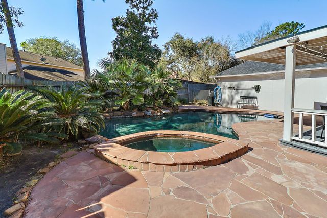 19423 Climbing Oaks Drive, Humble, TX 77346