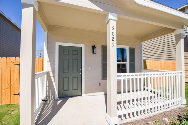 3025 Sabinas St, Corpus Christi, TX 78405