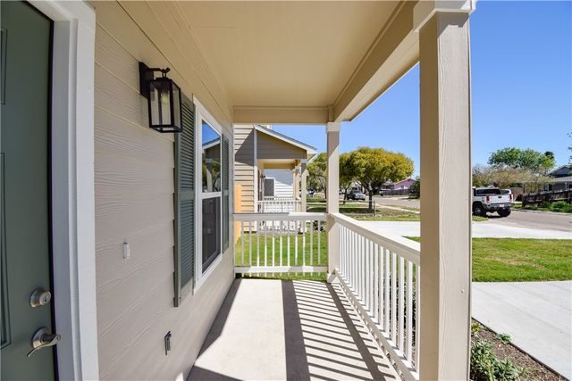 3025 Sabinas St, Corpus Christi, TX 78405