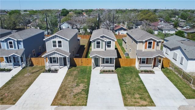 3025 Sabinas St, Corpus Christi, TX 78405