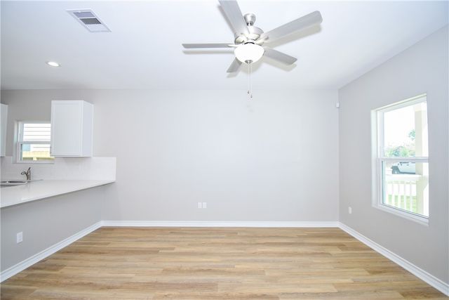 3025 Sabinas St, Corpus Christi, TX 78405